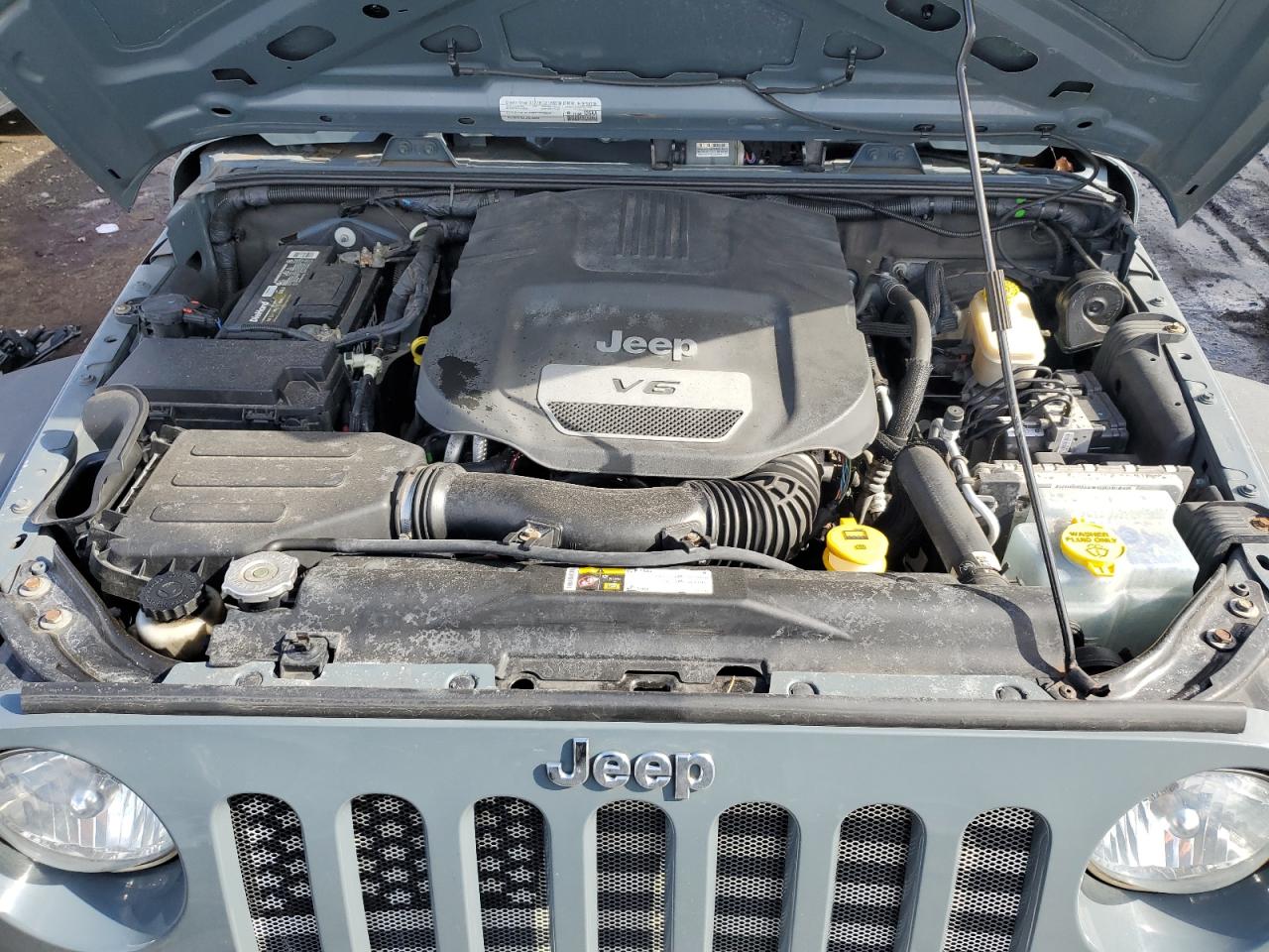 2015 Jeep Wrangler - Image 11