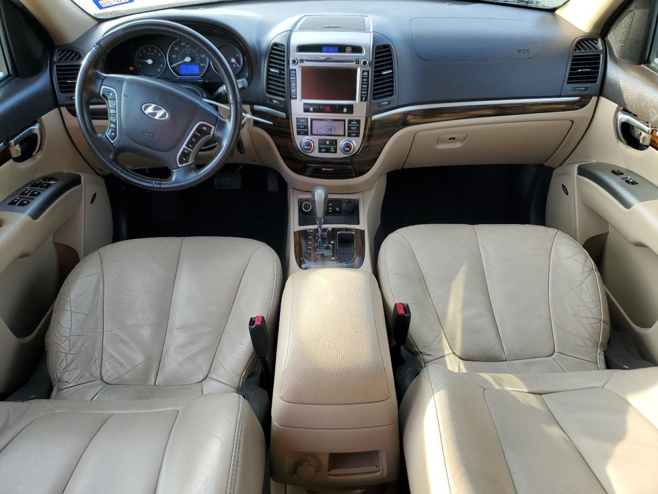 2011 Hyundai Santa Fe - Image 8