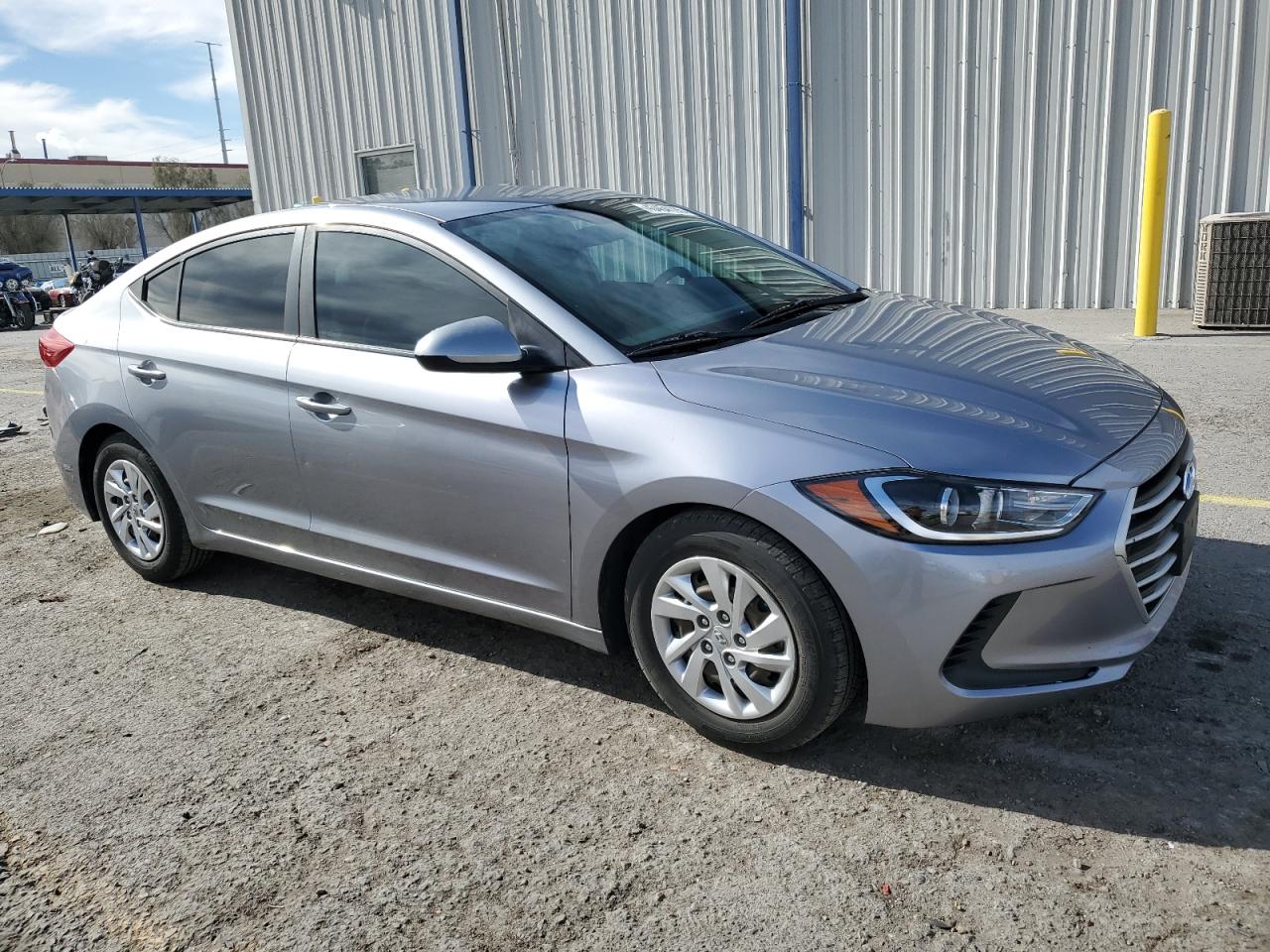 2017 Hyundai Elantra - Image 4