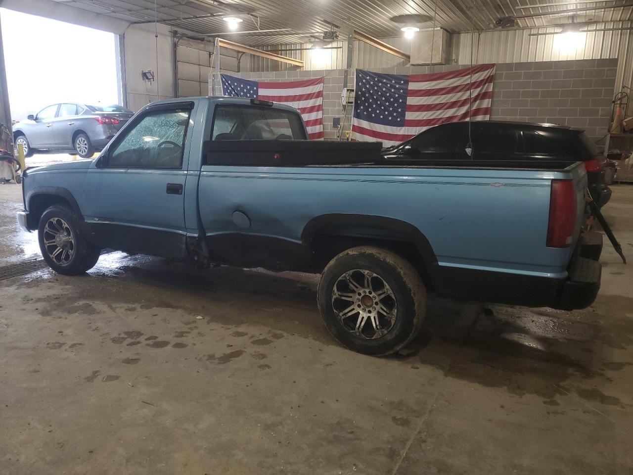 1997 Chevrolet GMT-400 - Image 2