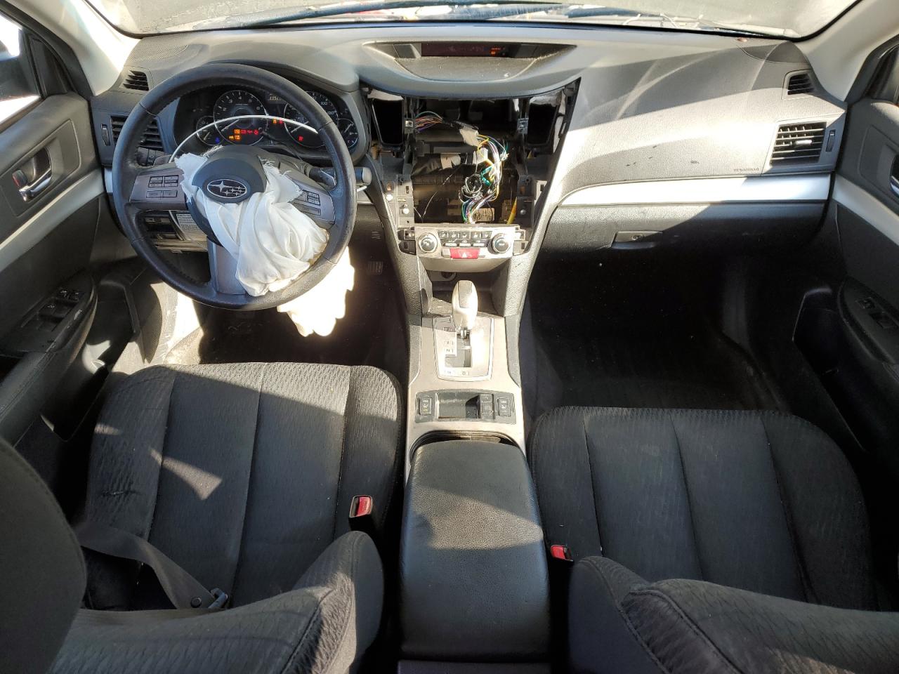 2010 Subaru Outback - Image 8