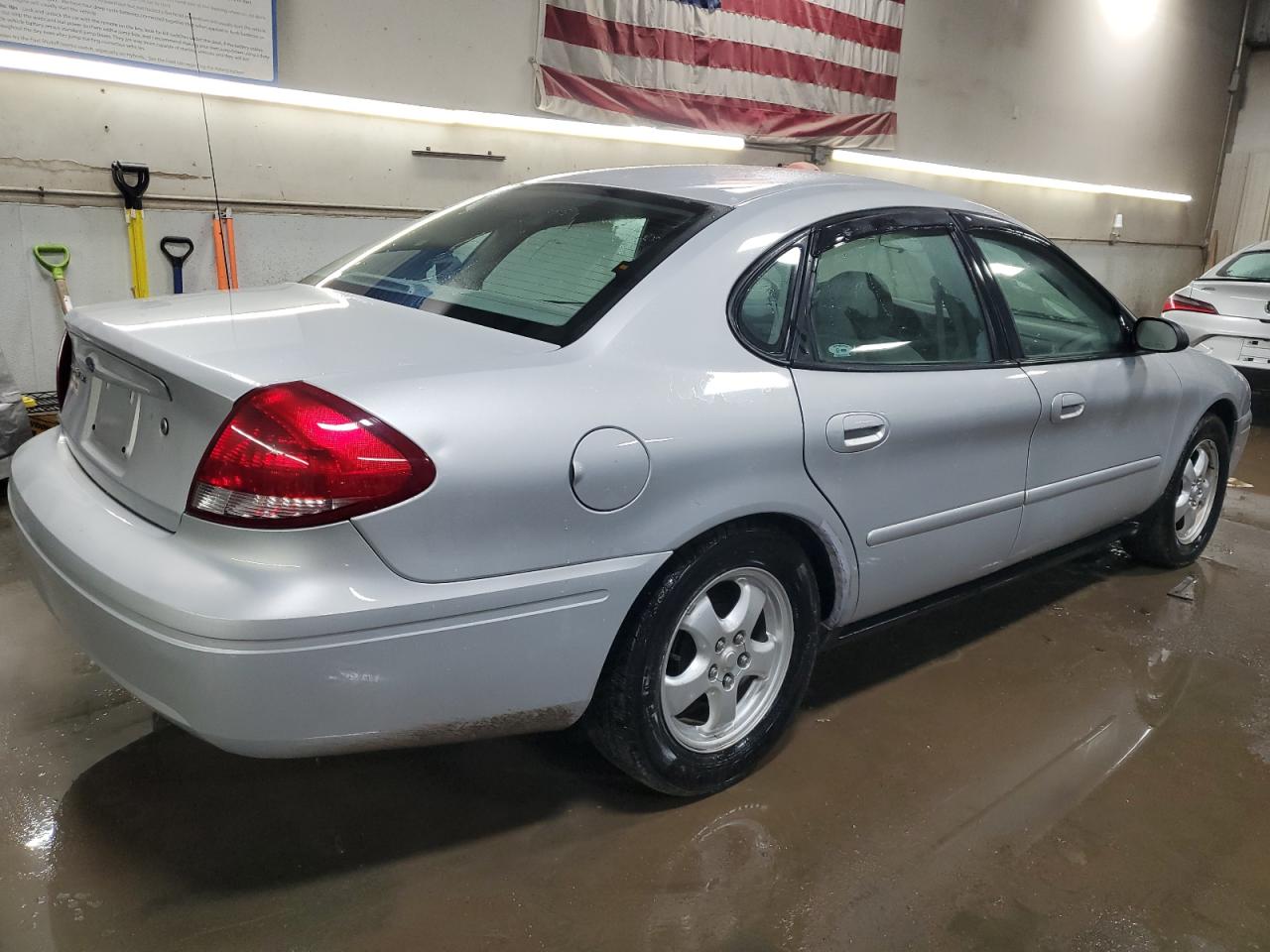 2007 Ford Taurus - Image 3