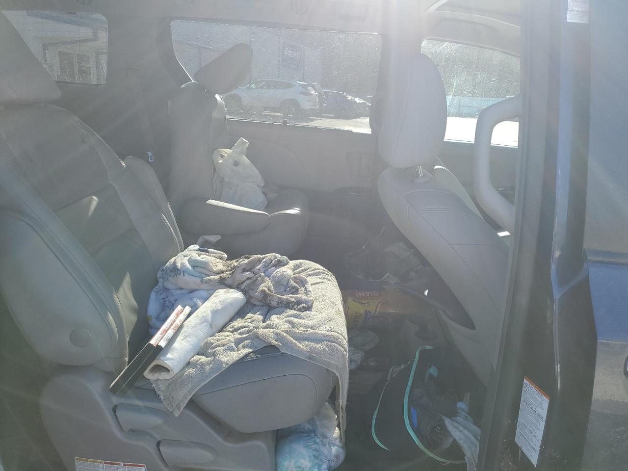 2018 Toyota Sienna - Image 11
