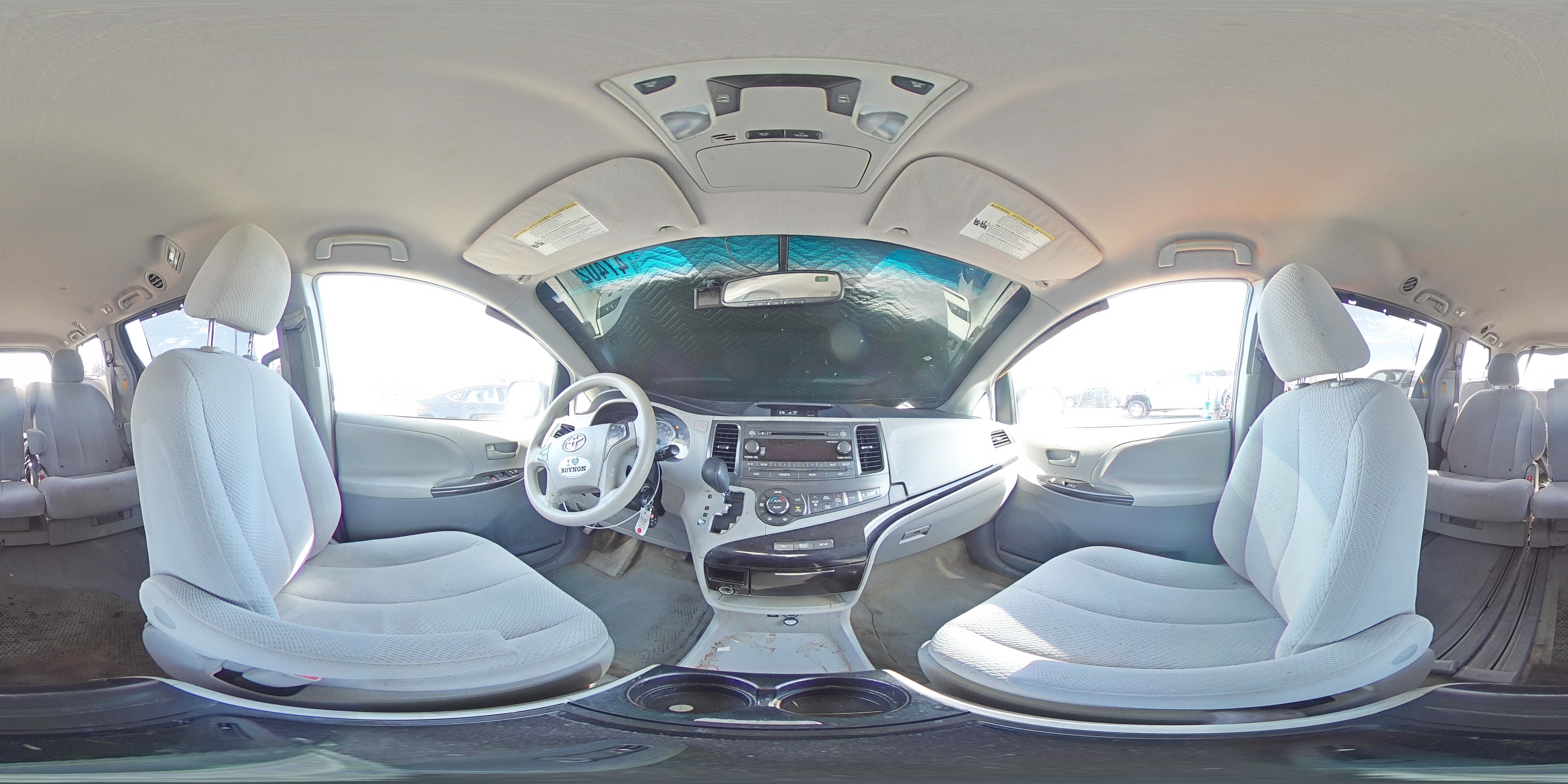 2014 Toyota Sienna - Image 13