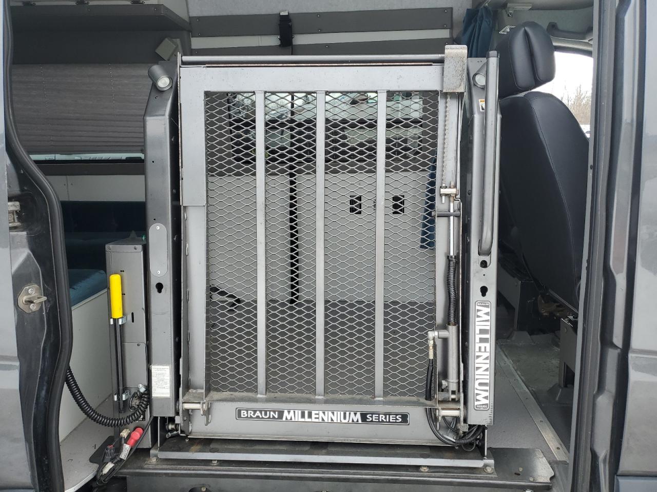 2008 Dodge Sprinter - Image 9
