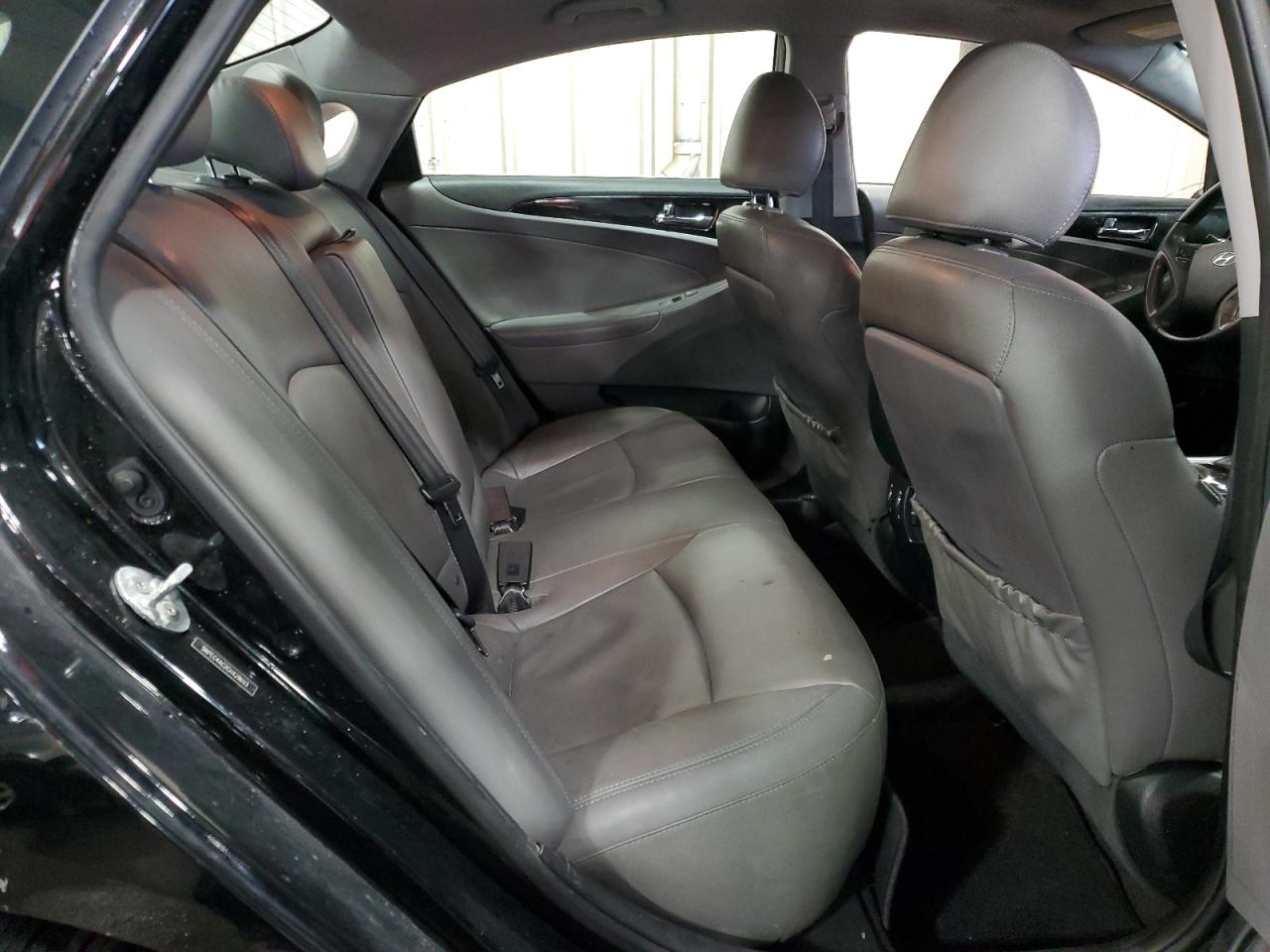 2012 Hyundai Sonata - Image 10