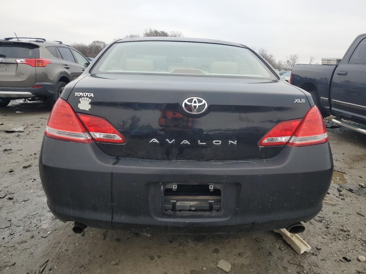 2007 Toyota Avalon - Image 6