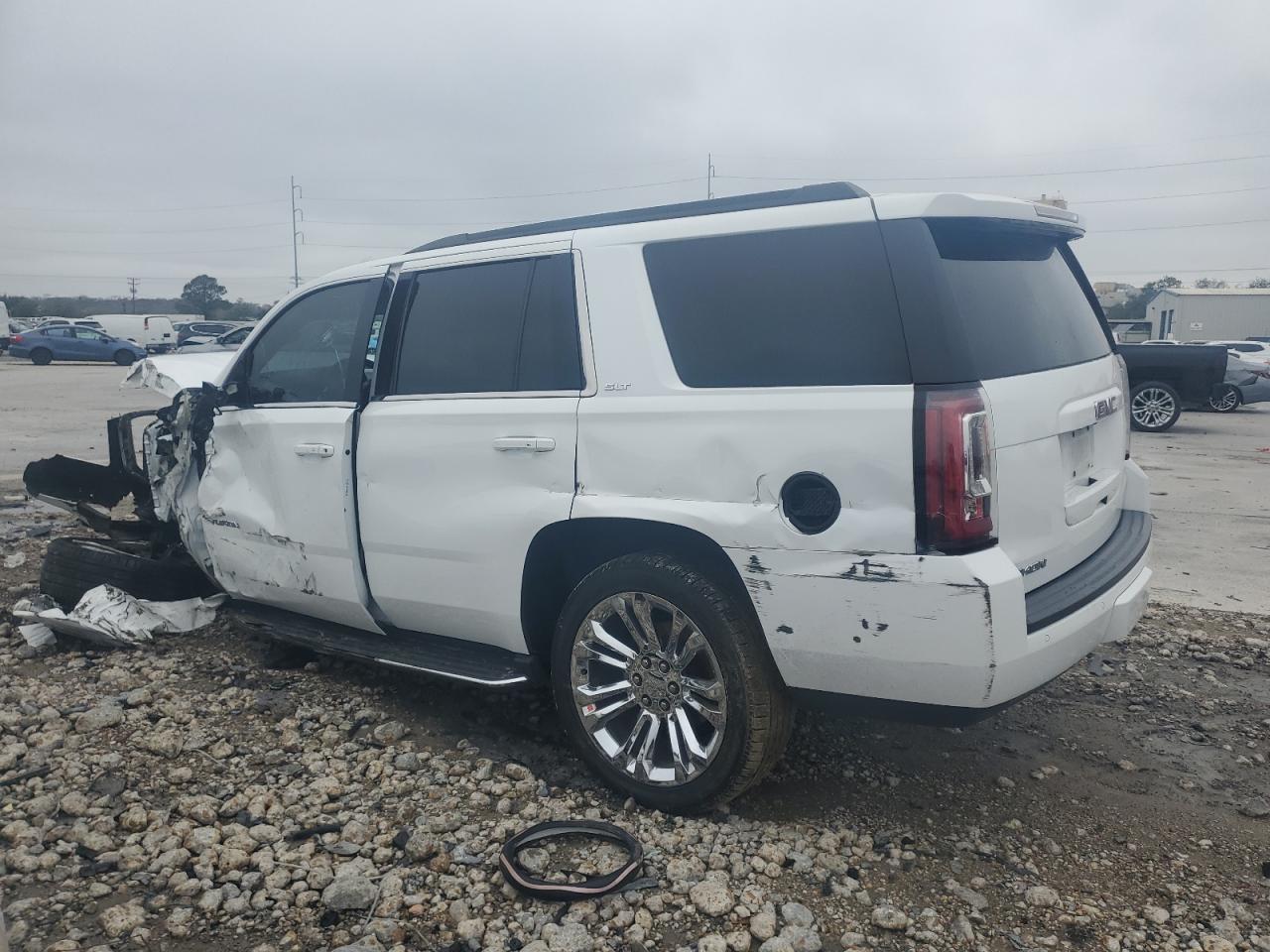 2019 GMC Yukon - Image 2