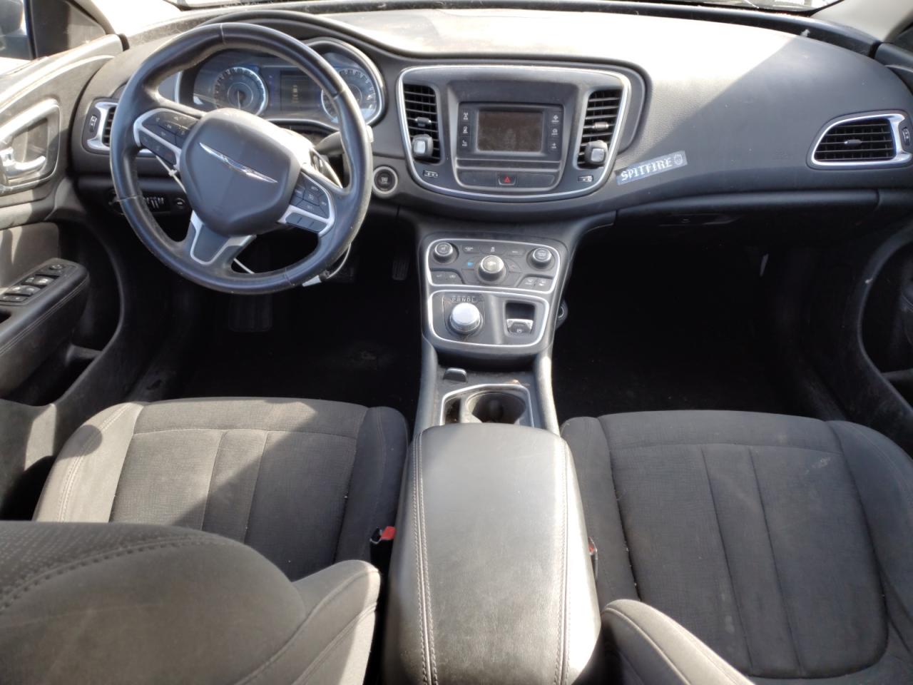 2016 Chrysler 200 - Image 8
