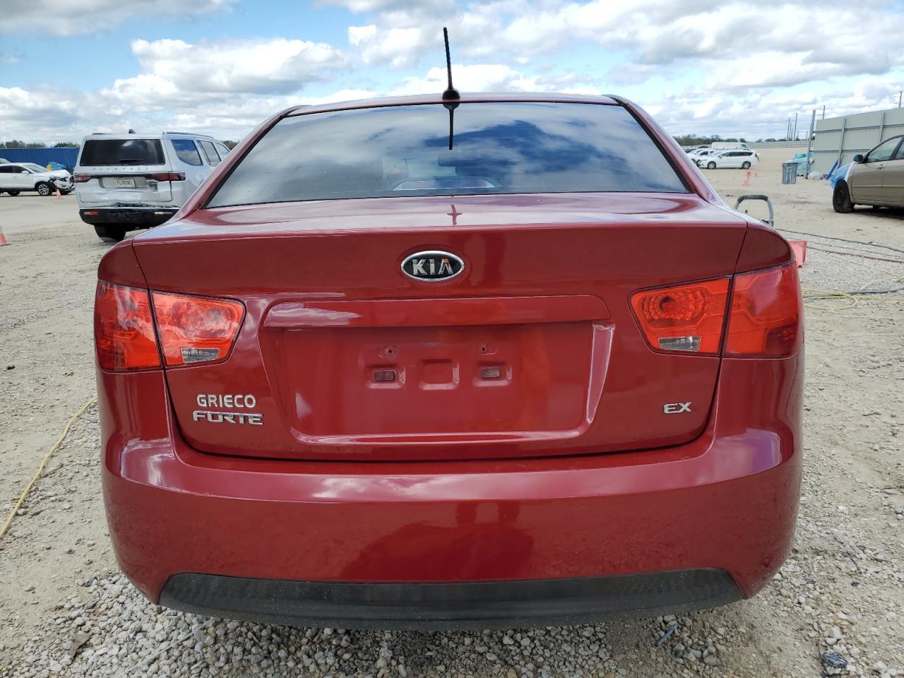 2010 Kia Forte - Image 6