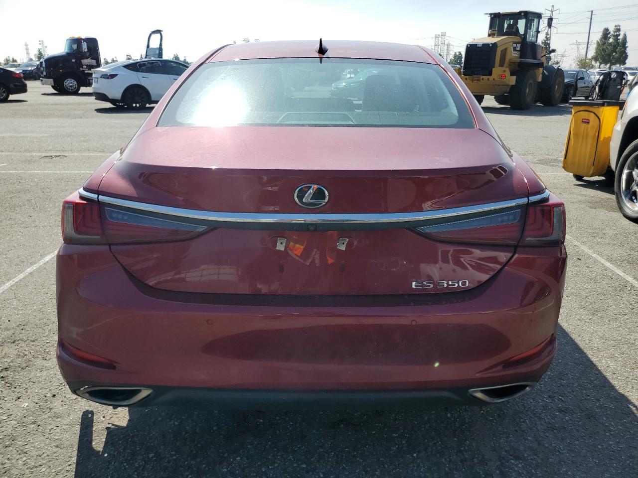 2019 Lexus ES - Image 6