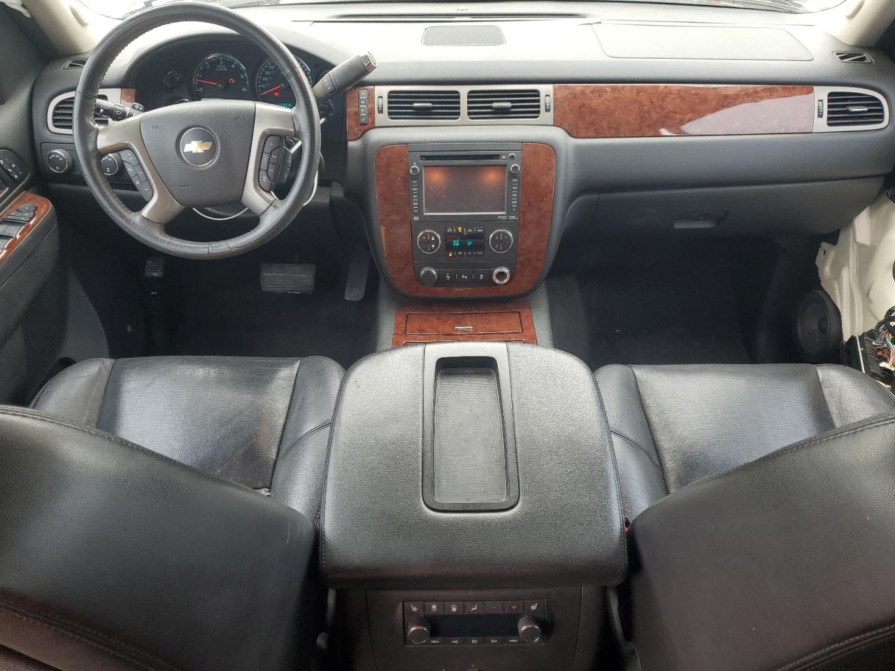 2013 Chevrolet Suburban - Image 8