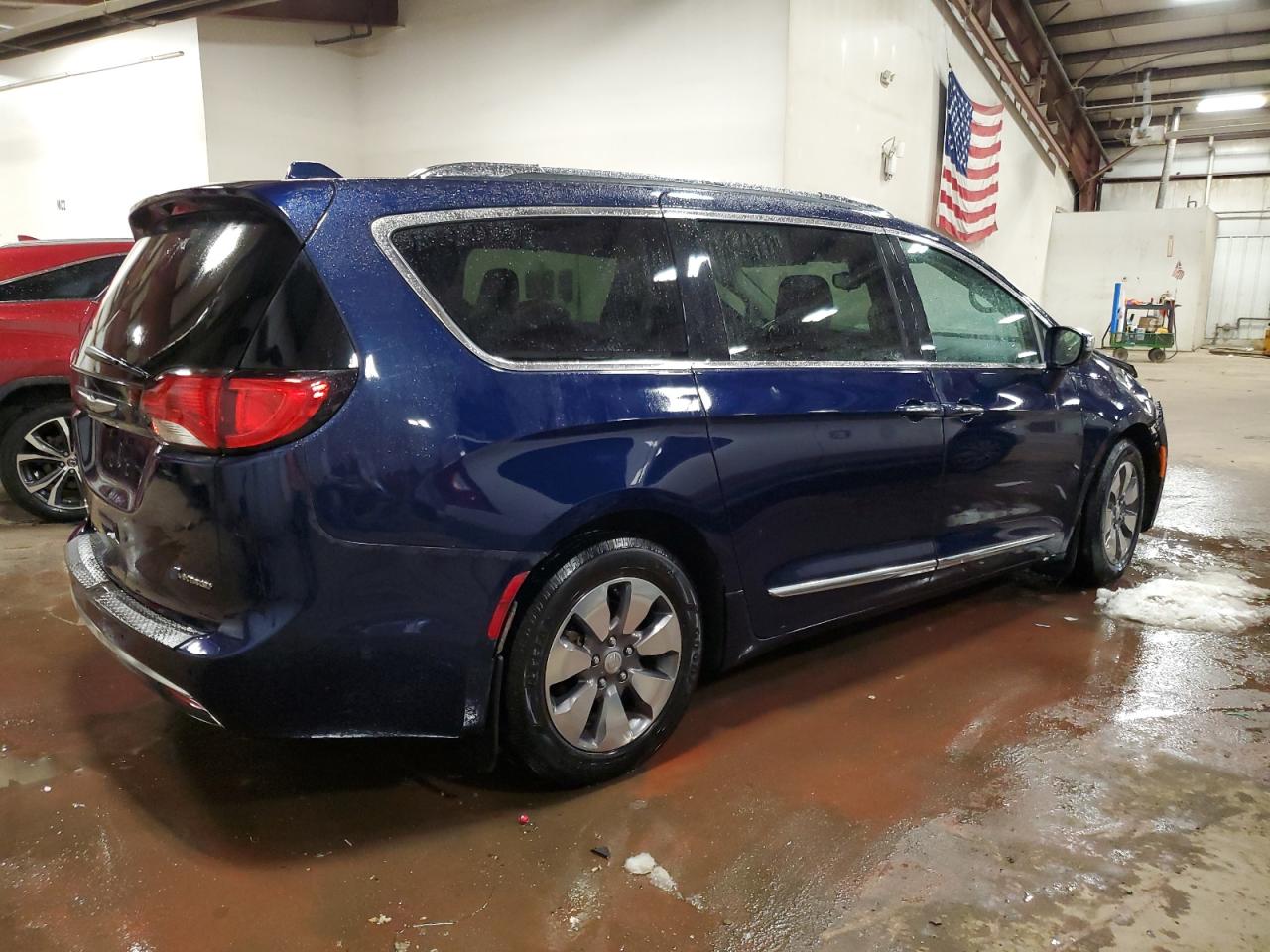 2017 Chrysler Pacifica - Image 3