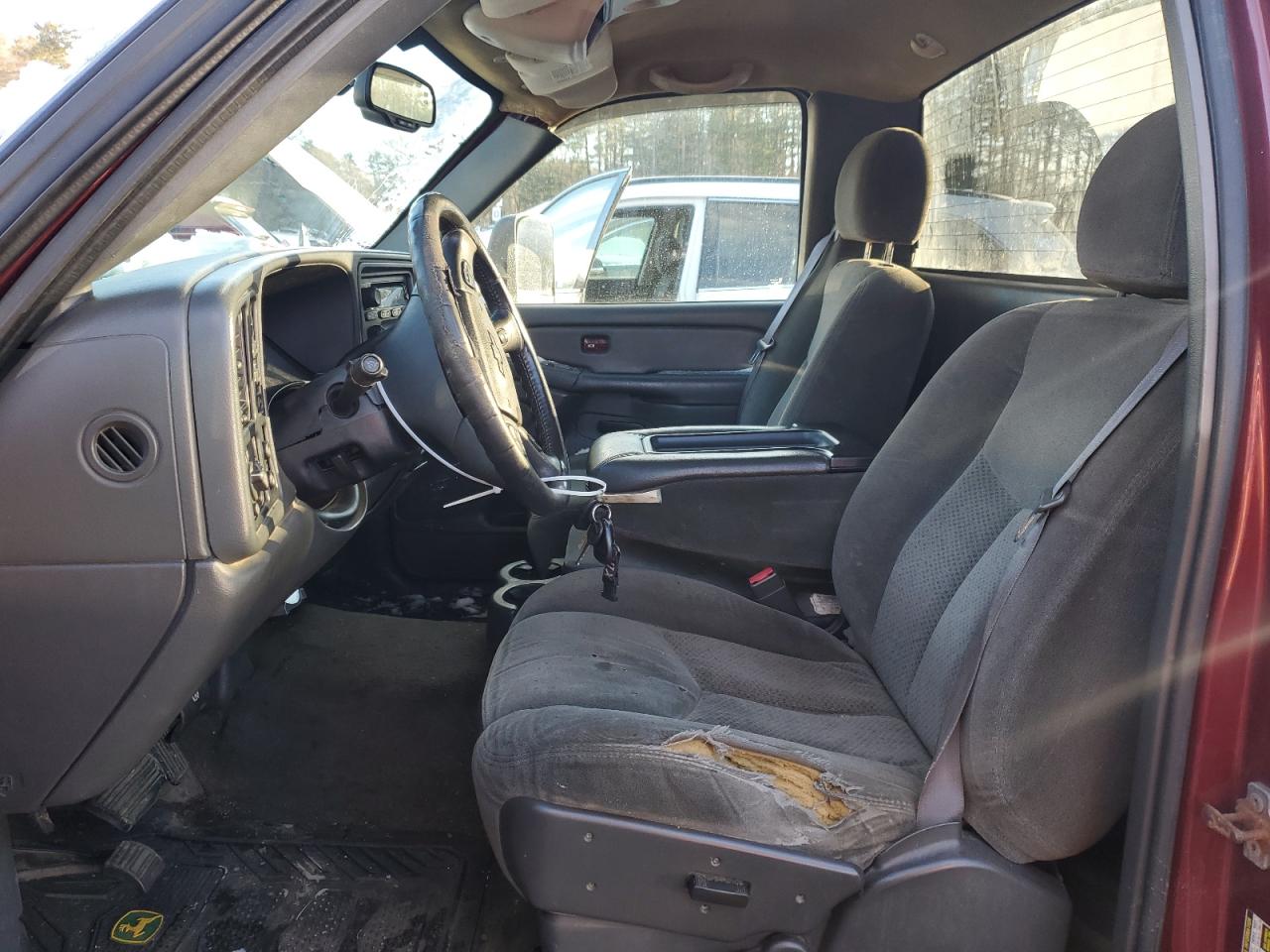 2004 Chevrolet Silverado - Image 7