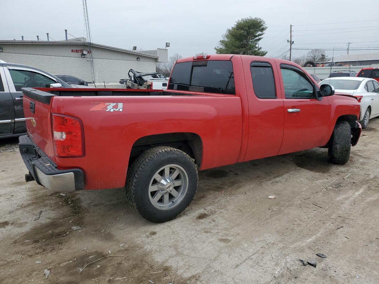 2009 Chevrolet Silverado - Image 3