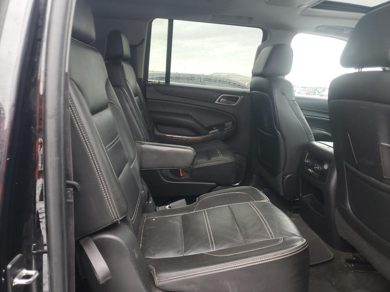 2015 GMC Yukon - Image 11