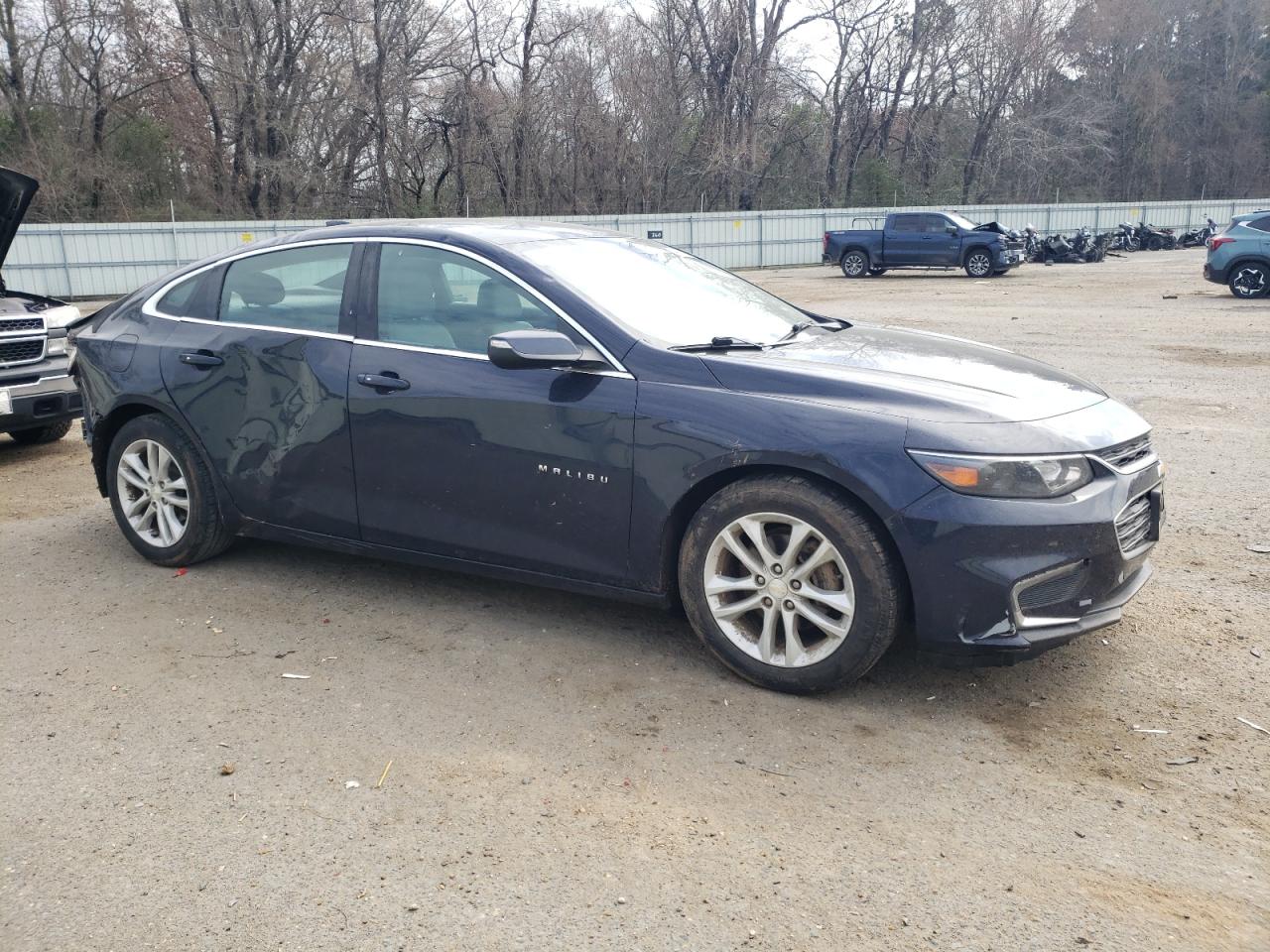 2017 Chevrolet Malibu - Image 4