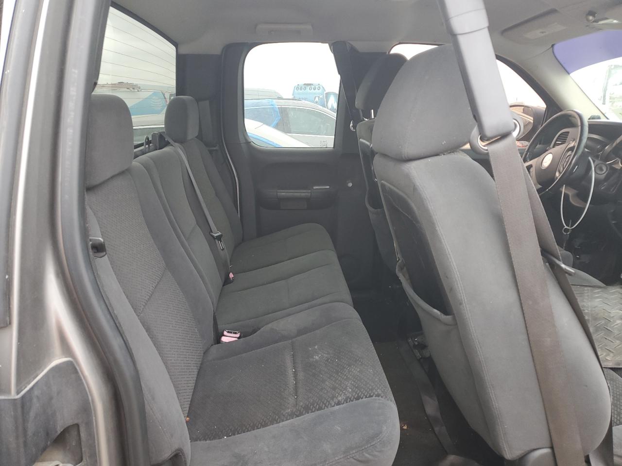 2007 Chevrolet Silverado - Image 10