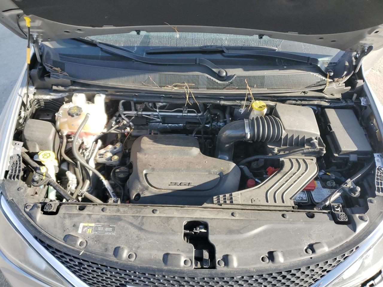 2020 Chrysler Pacifica - Image 13