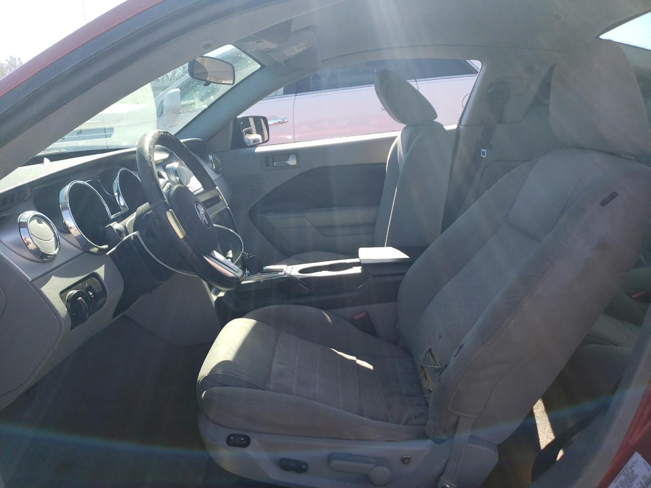2005 Ford Mustang - Image 7