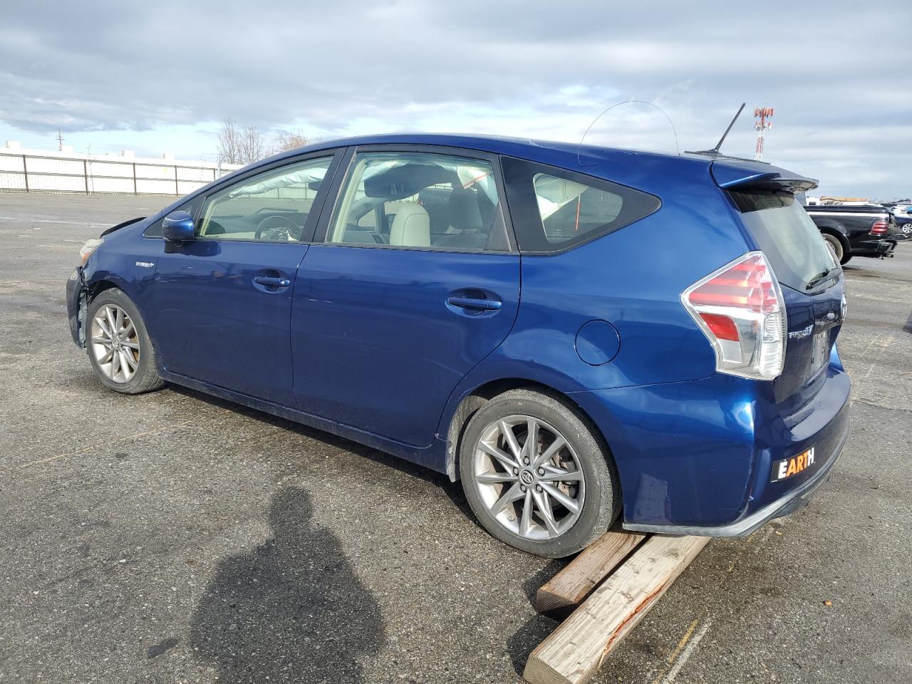 2015 Toyota Prius - Image 2