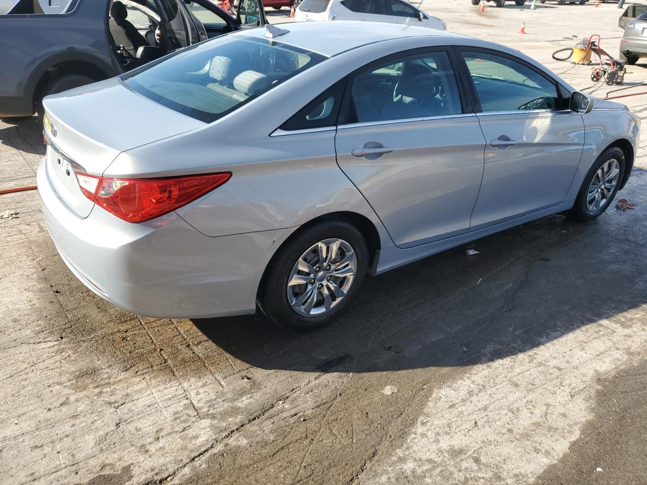 2011 Hyundai Sonata - Image 3