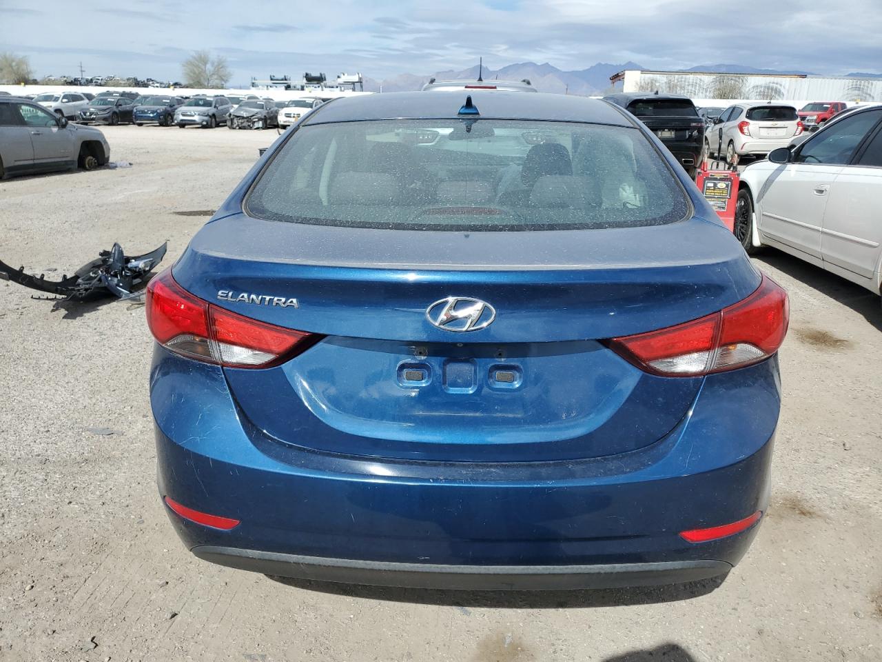 2016 Hyundai Elantra - Image 6
