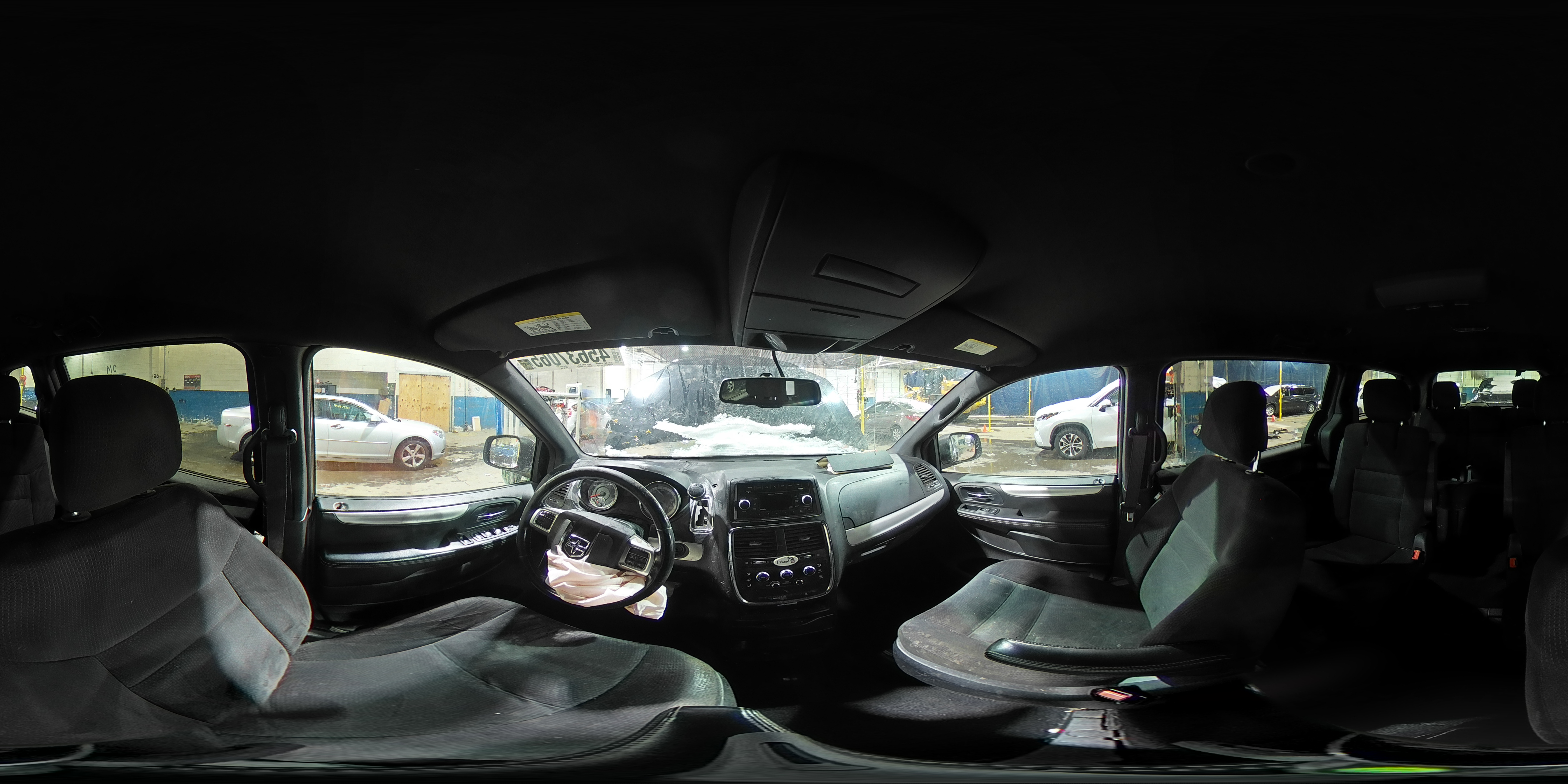 2015 Dodge Caravan - Image 15