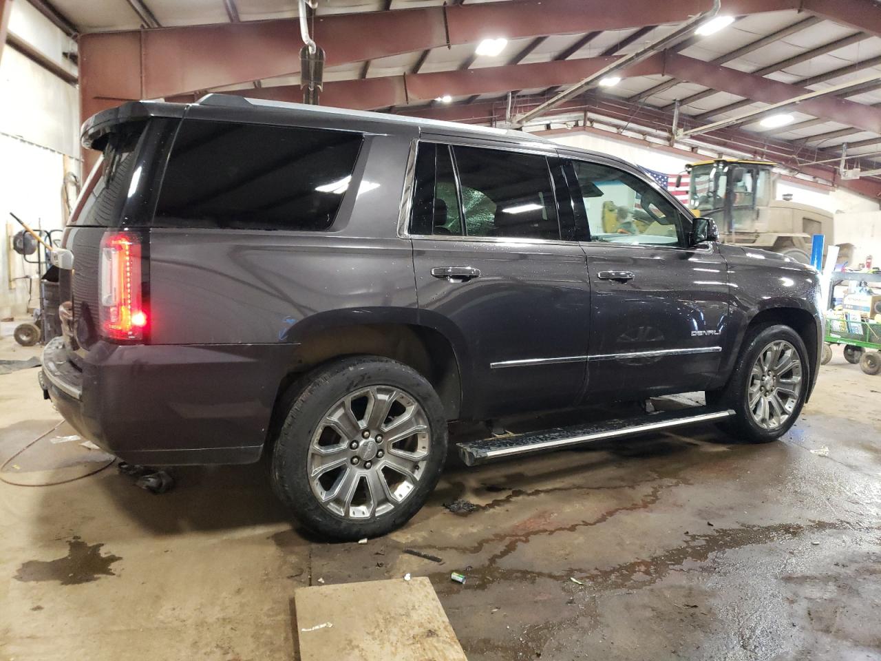2017 GMC Yukon - Image 3