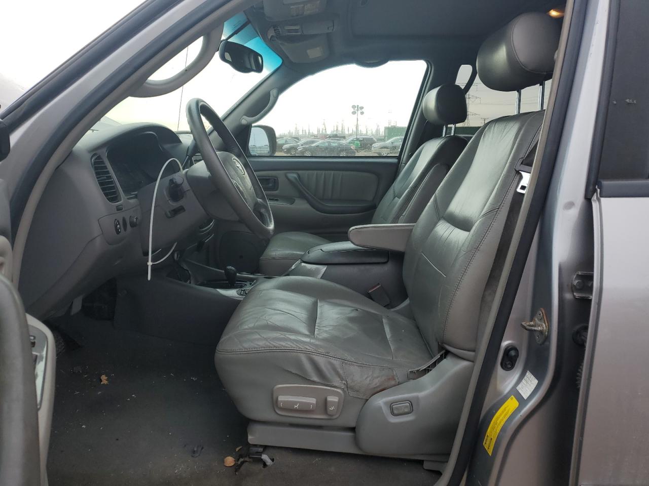 2003 Toyota Sequoia - Image 7