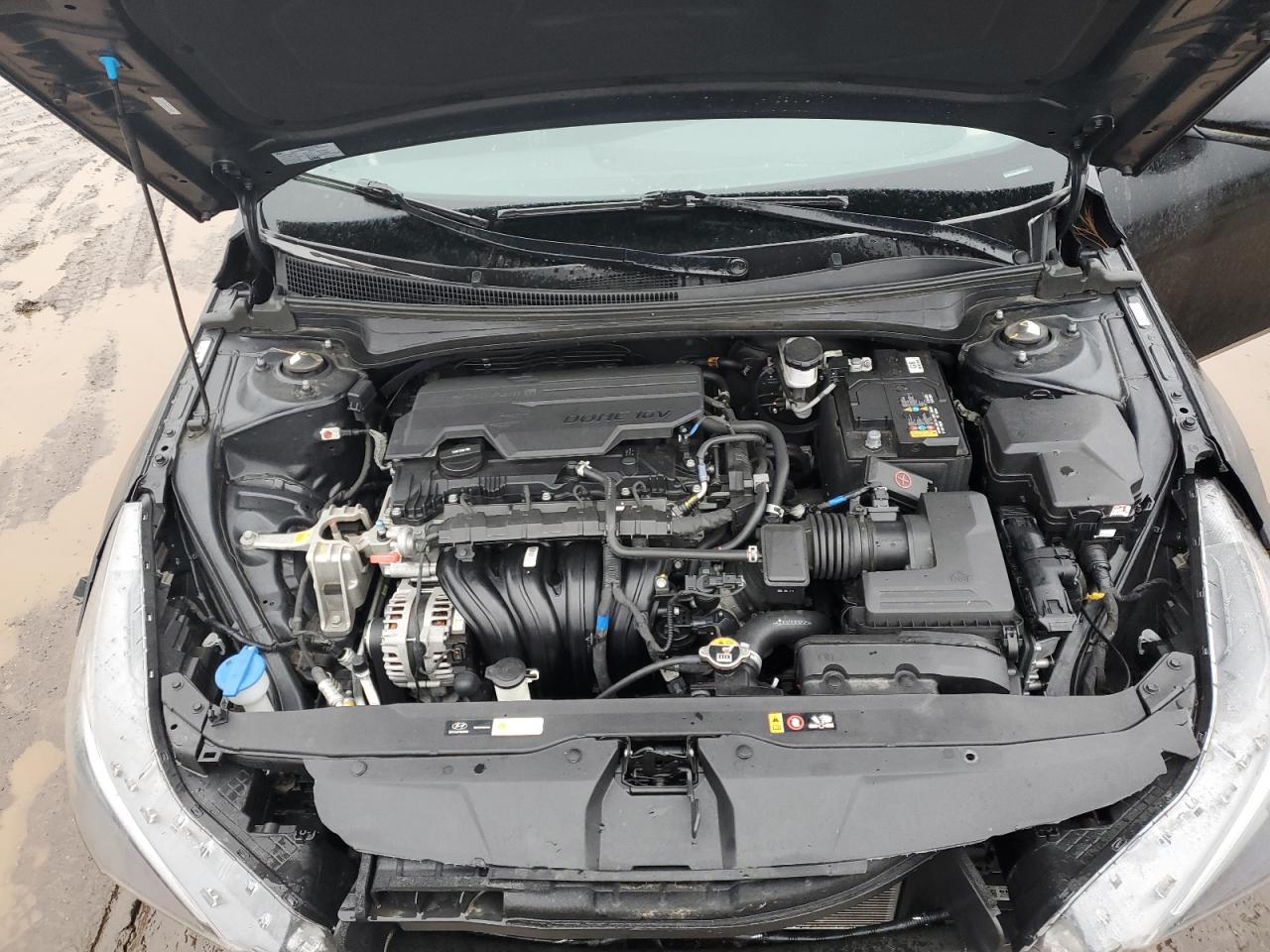 2023 Hyundai Elantra - Image 11