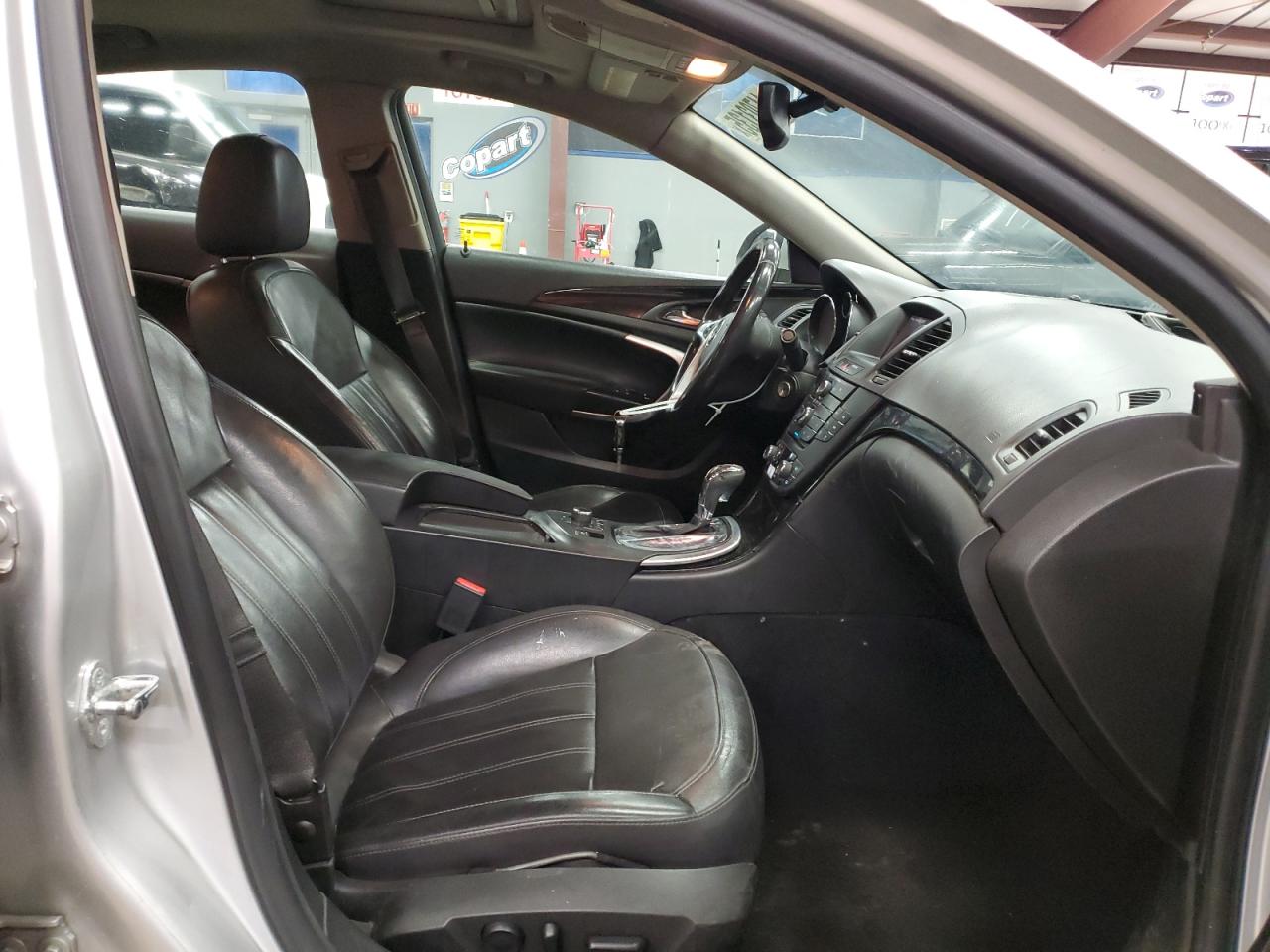 2011 Buick Regal - Image 7