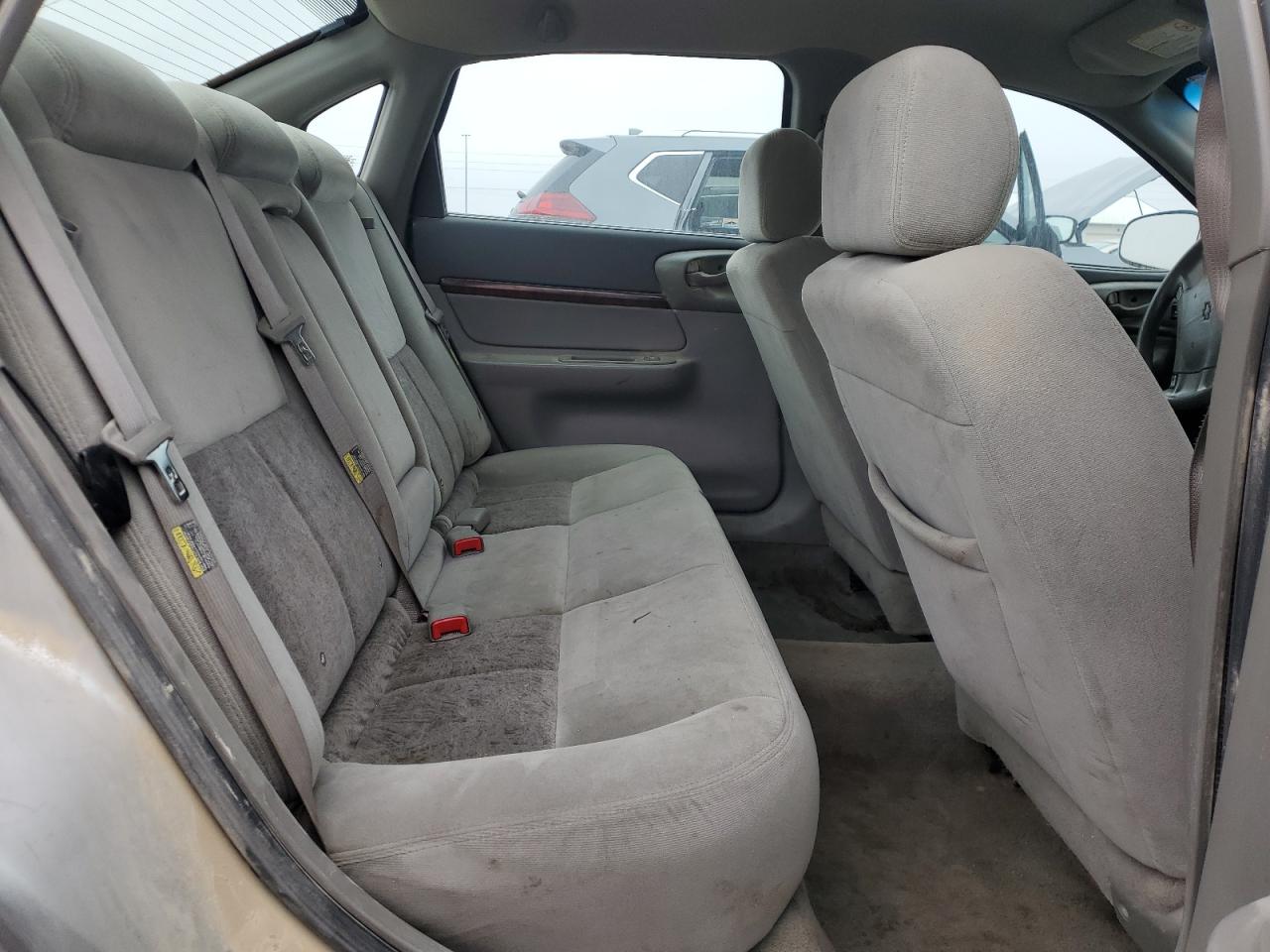 2005 Chevrolet Impala - Image 10