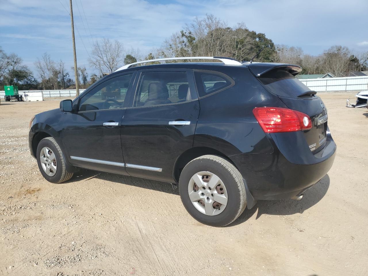 2014 Nissan Rogue - Image 2