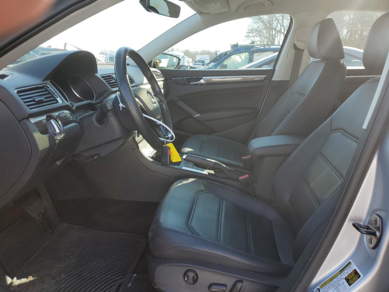 2017 Volkswagen Passat - Image 7