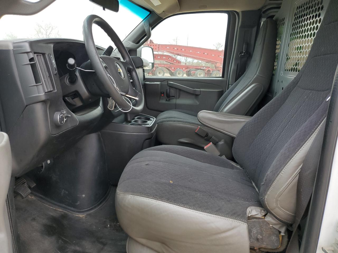 2018 Chevrolet Express - Image 7