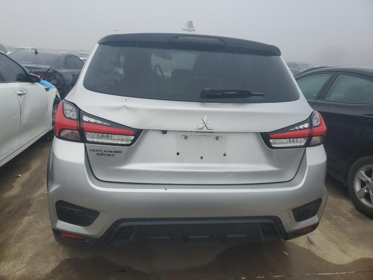 2020 Mitsubishi Outlander - Image 6