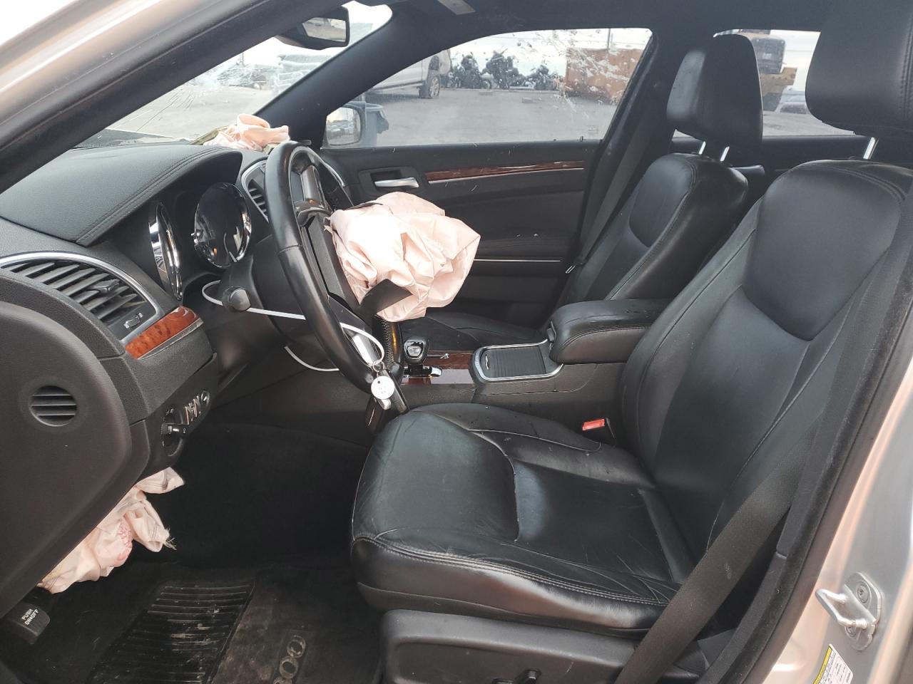 2012 Chrysler 300 - Image 7
