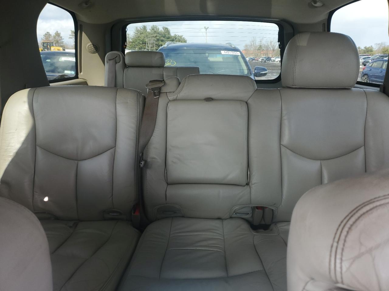 2003 Chevrolet Tahoe - Image 10