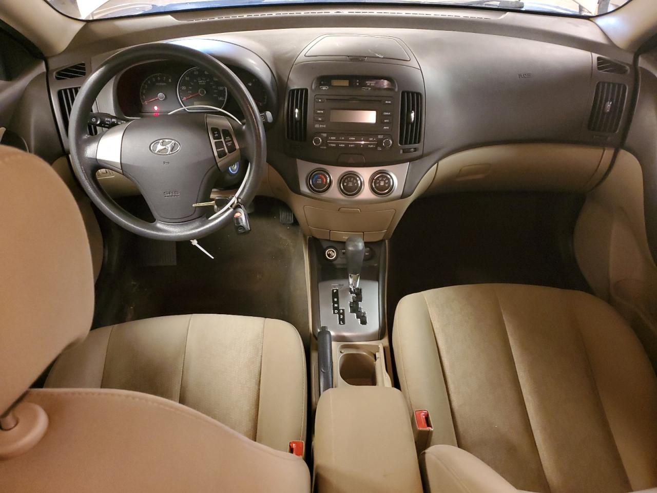 2010 Hyundai Elantra - Image 8