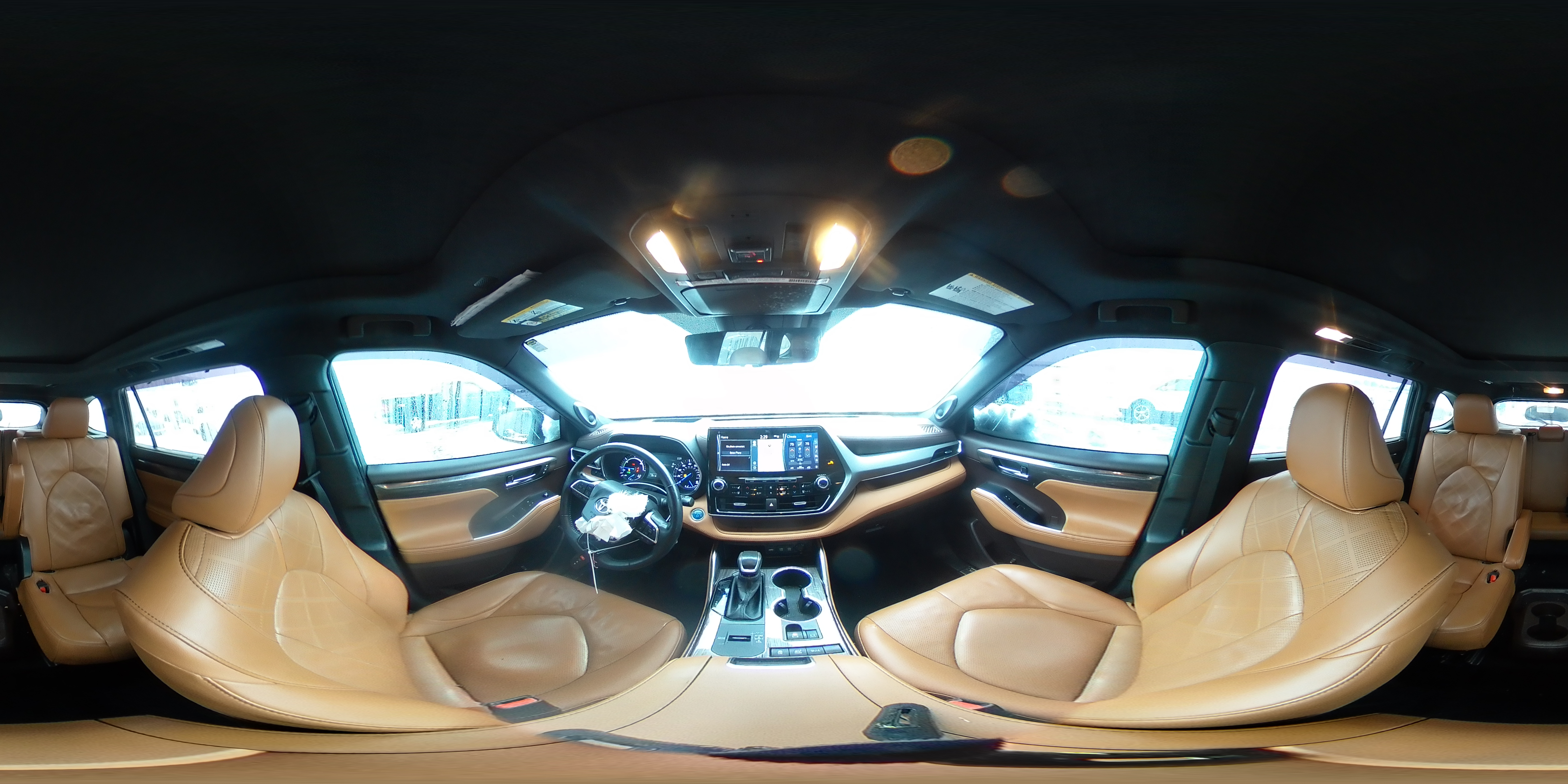 2021 Toyota Highlander - Image 14