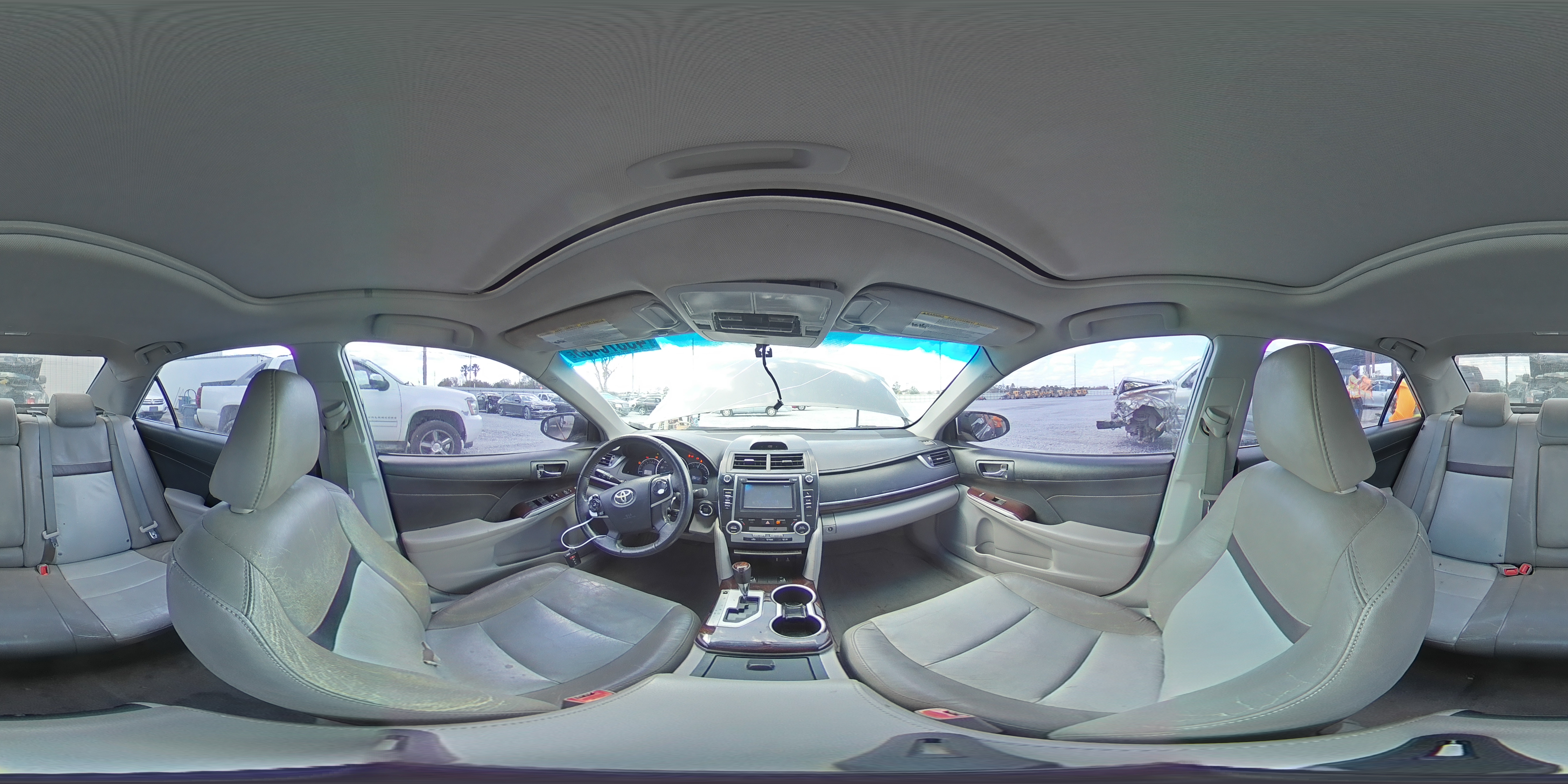 2013 Toyota Camry - Image 15