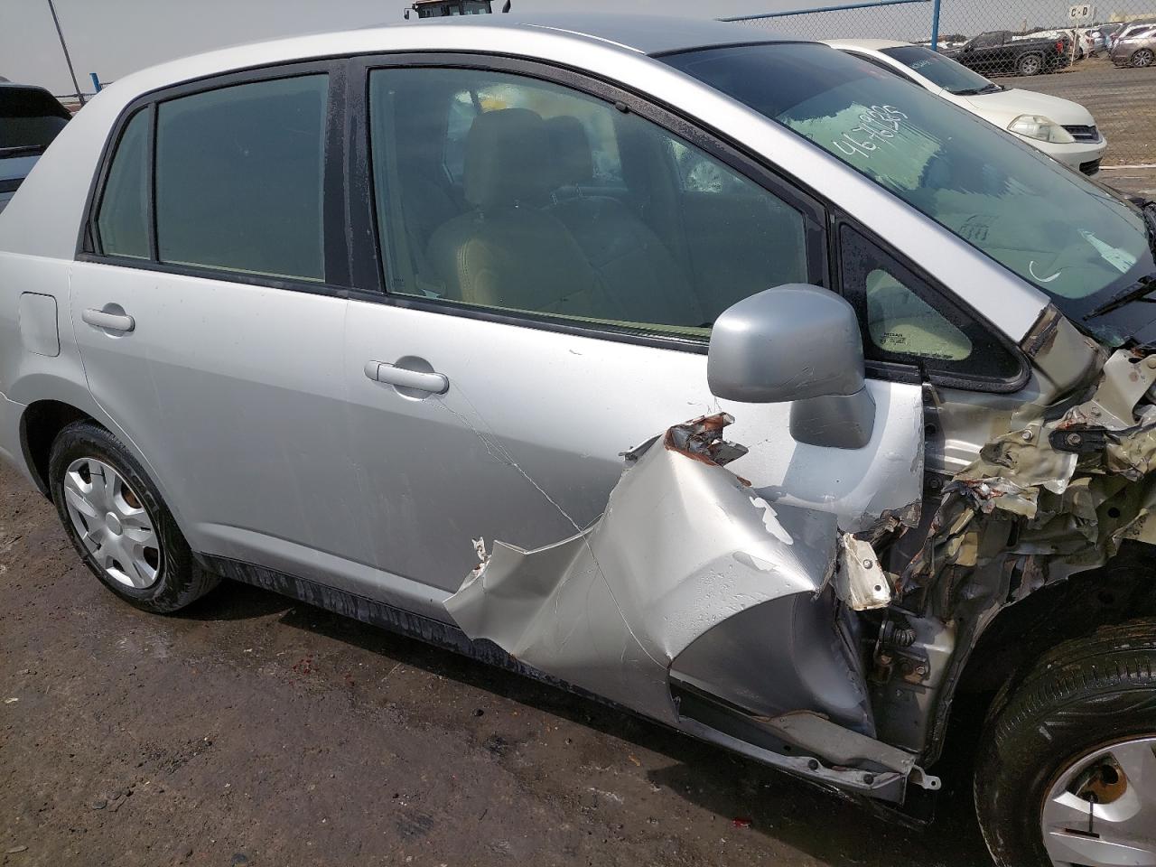 3N1BC1A62BL353776 - 2011 Nissan Tiida - #46769385