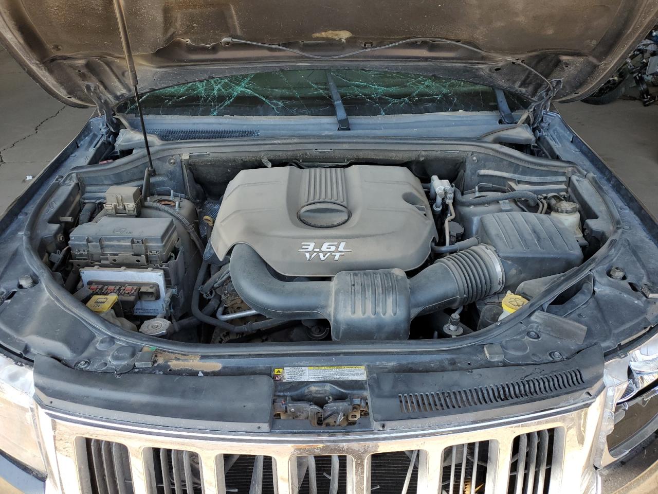 2013 Jeep Grand Cherokee - Image 11