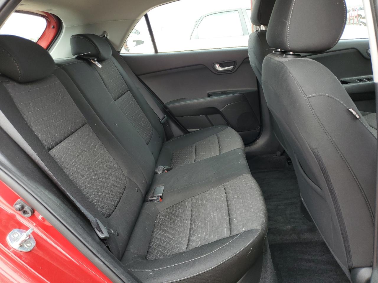2020 Kia Rio - Image 10