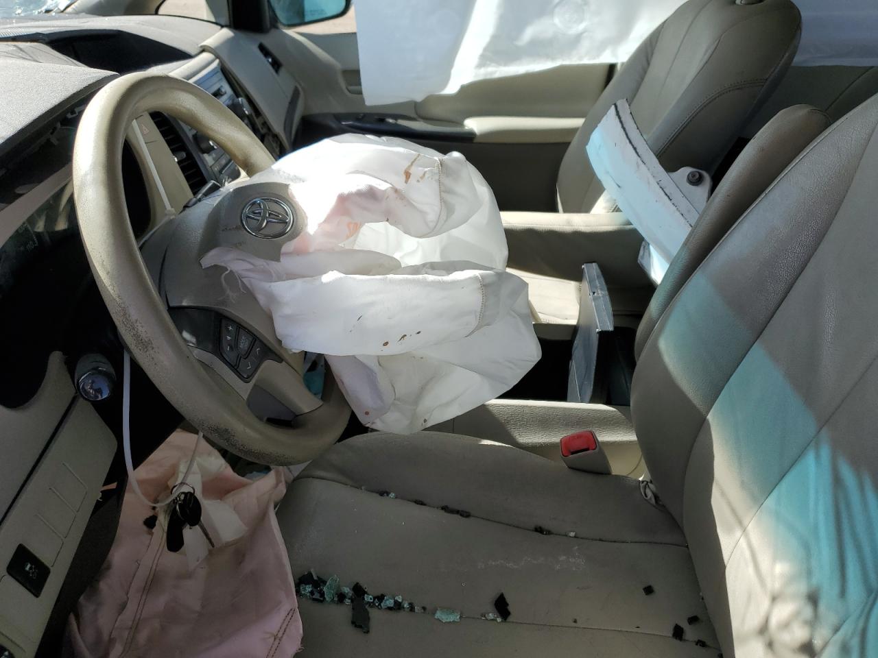 2014 Toyota Sienna - Image 7