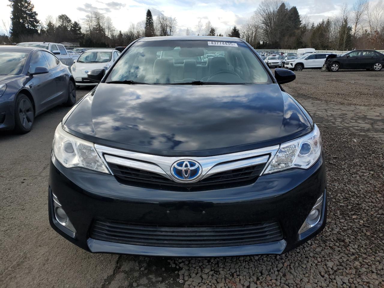 2014 Toyota Camry - Image 5