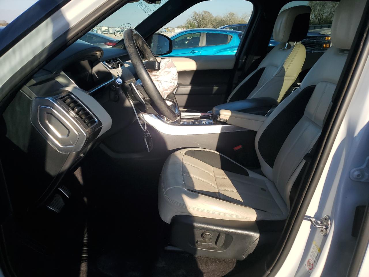 2020 Land Rover Range Rover - Image 7