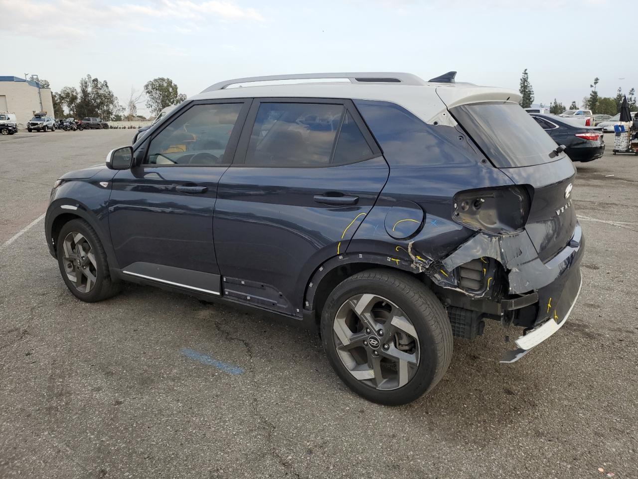2020 Hyundai Venue - Image 2