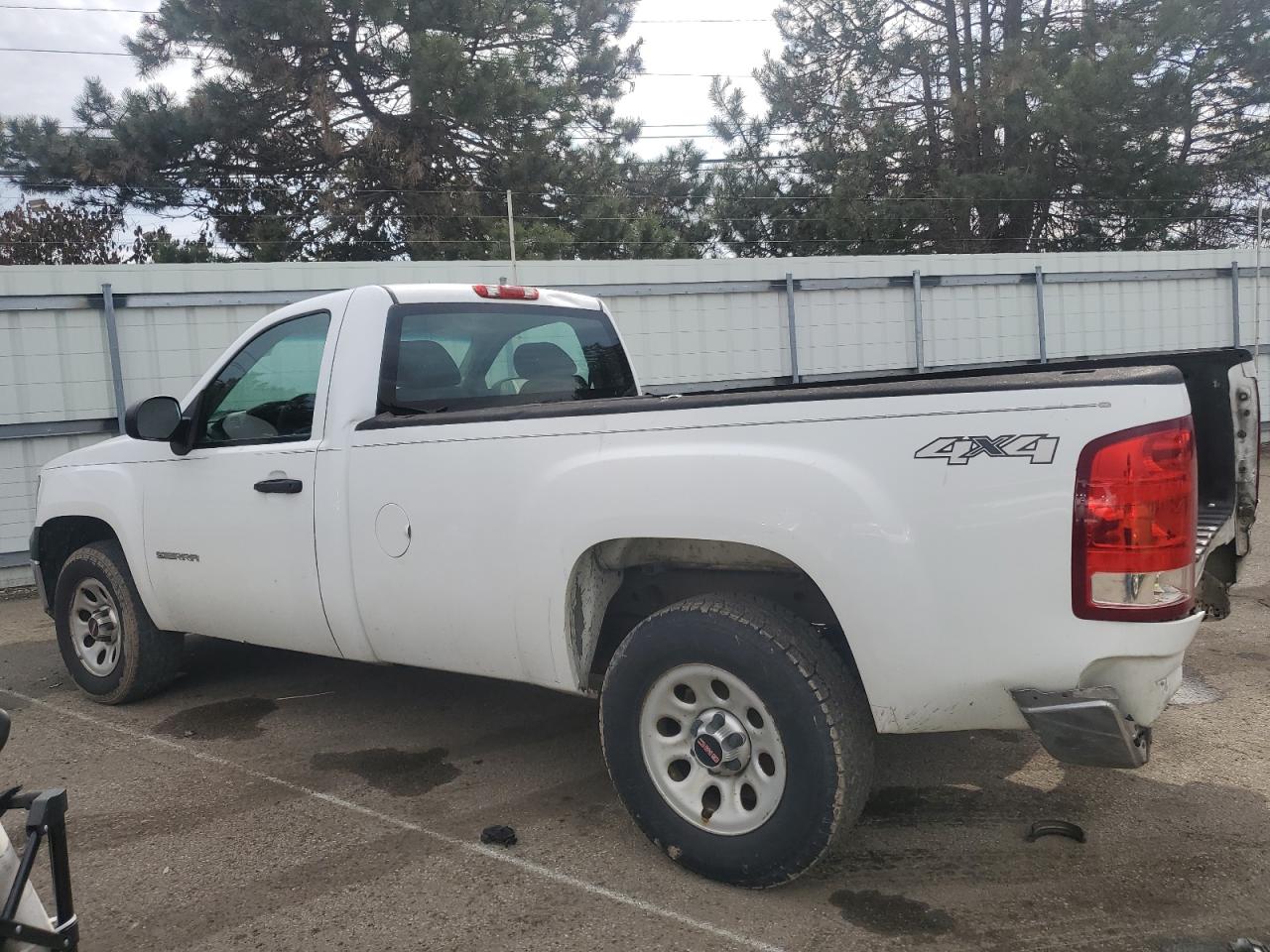 2012 GMC Sierra - Image 2